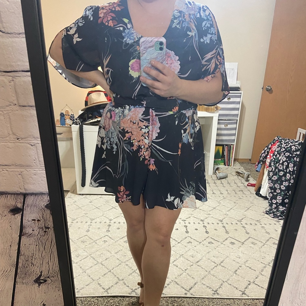 City Chic / Size 18 / Floral Romper
